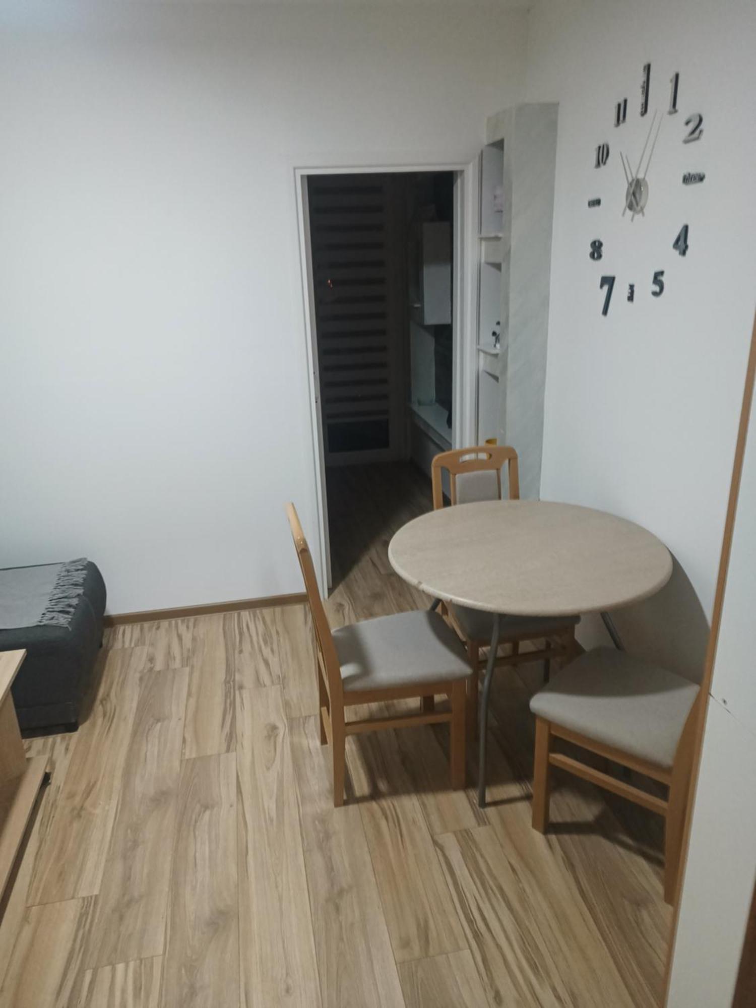 Stan Na Dan Im Apartment Uzice Phòng bức ảnh