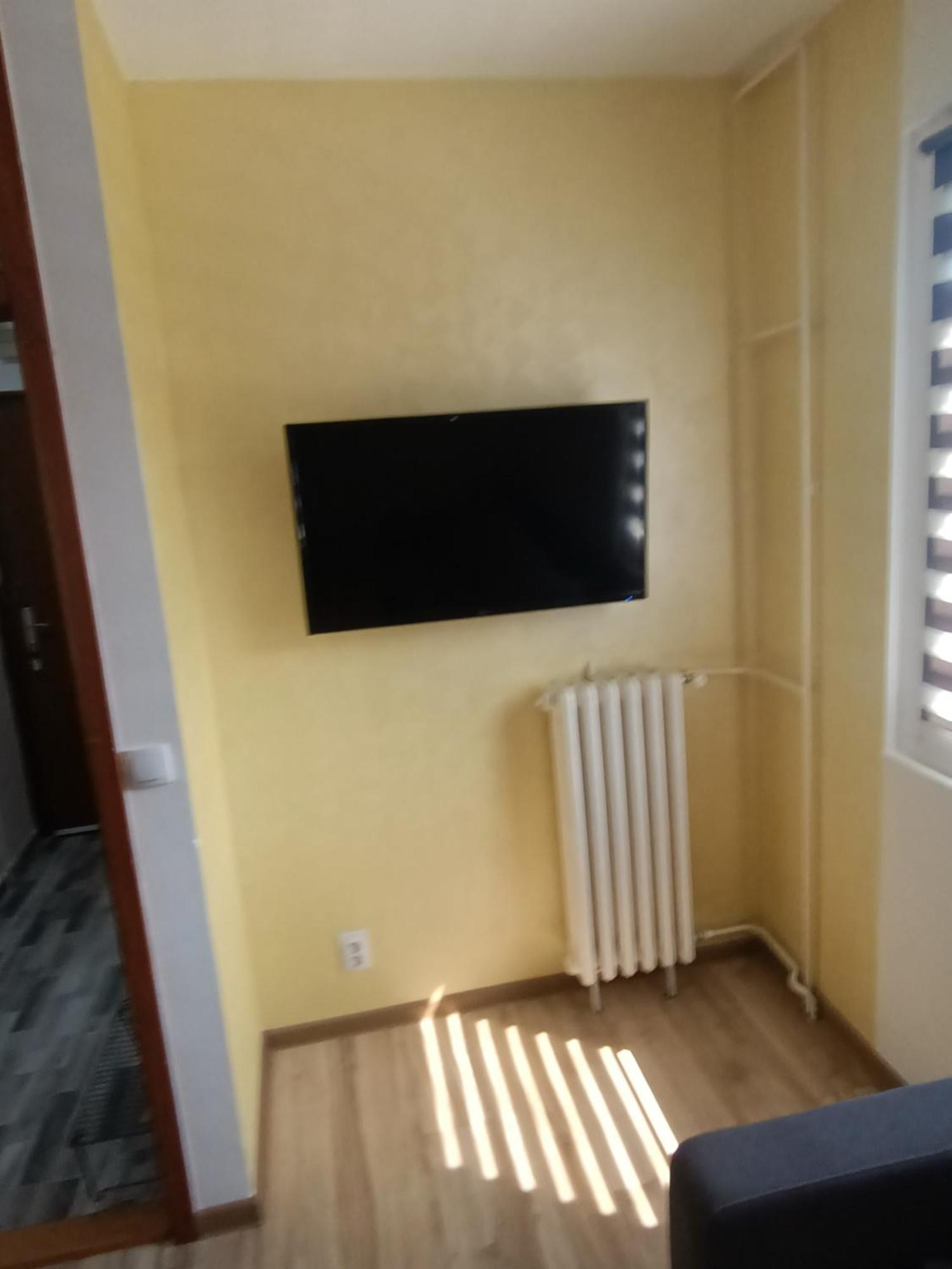 Stan Na Dan Im Apartment Uzice Phòng bức ảnh